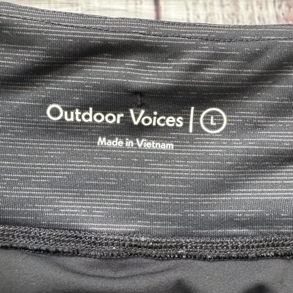 Outdoor Voices Running Shorts Black Built-In Liner Women's Large - Picture 3 of 9